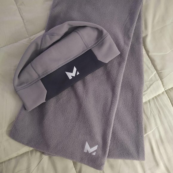 Mission Performance matching scarf and hat - Picture 3 of 9